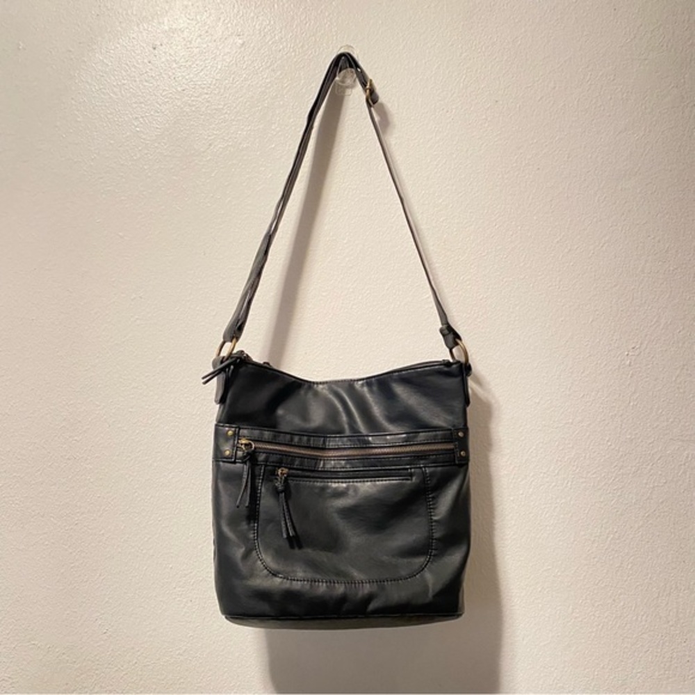 Bueno CrossBody Adjustable Bag Black Shoulder Strap Soft Leather Zippers